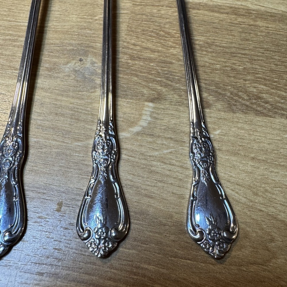 Set of 4 Oneida Distinction Deluxe KENNETT SQUARE stainless cocktail forks - Picture 4 of 13
